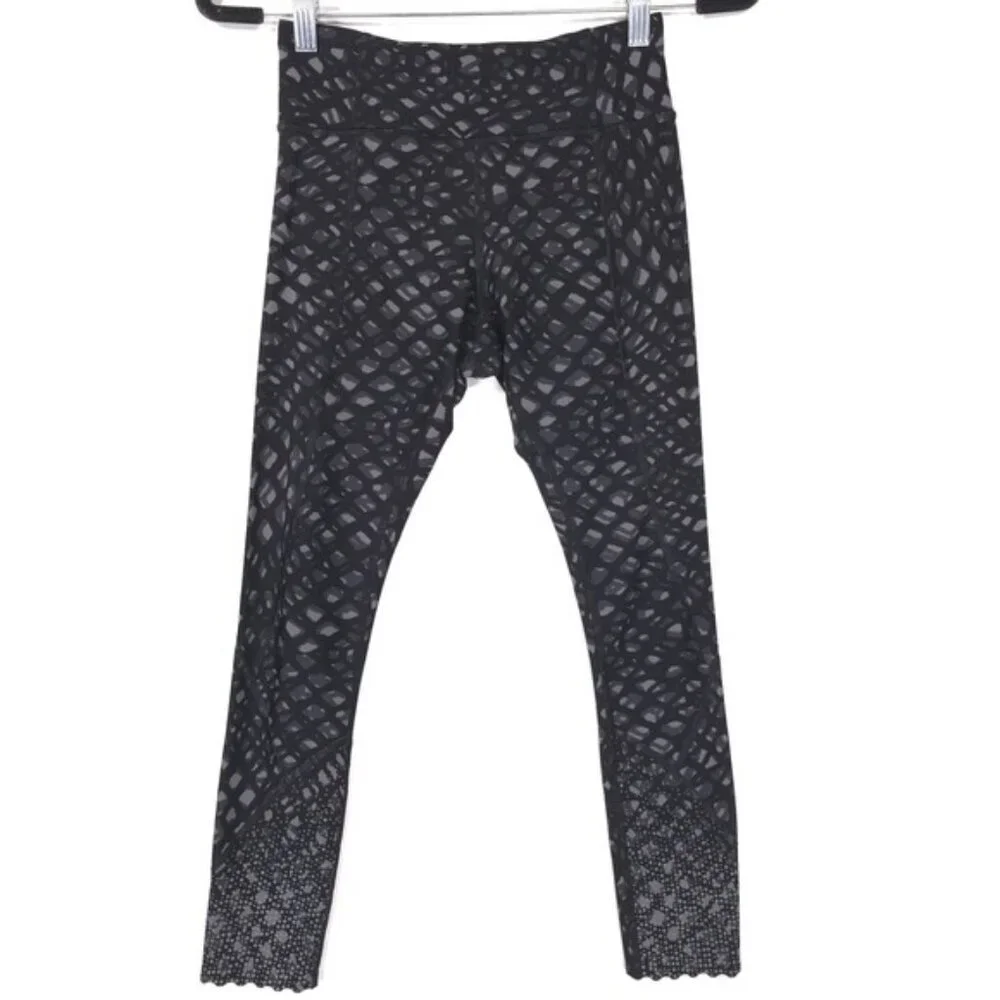Lululemon Women's Leggings Reflective Patterned‎ Black Size 4